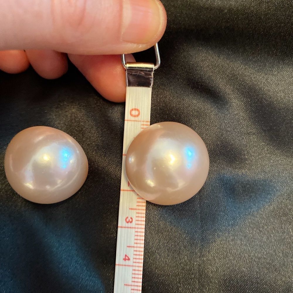 Vintage 60s Beautiful Globe Earrings - Picture 2 of 3